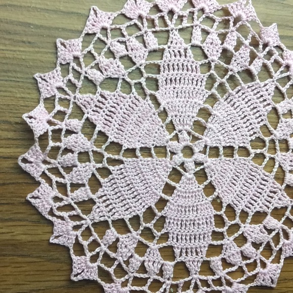 Dusty Pink Vintage Crocheted Star Doily 8” Round - Picture 4 of 4